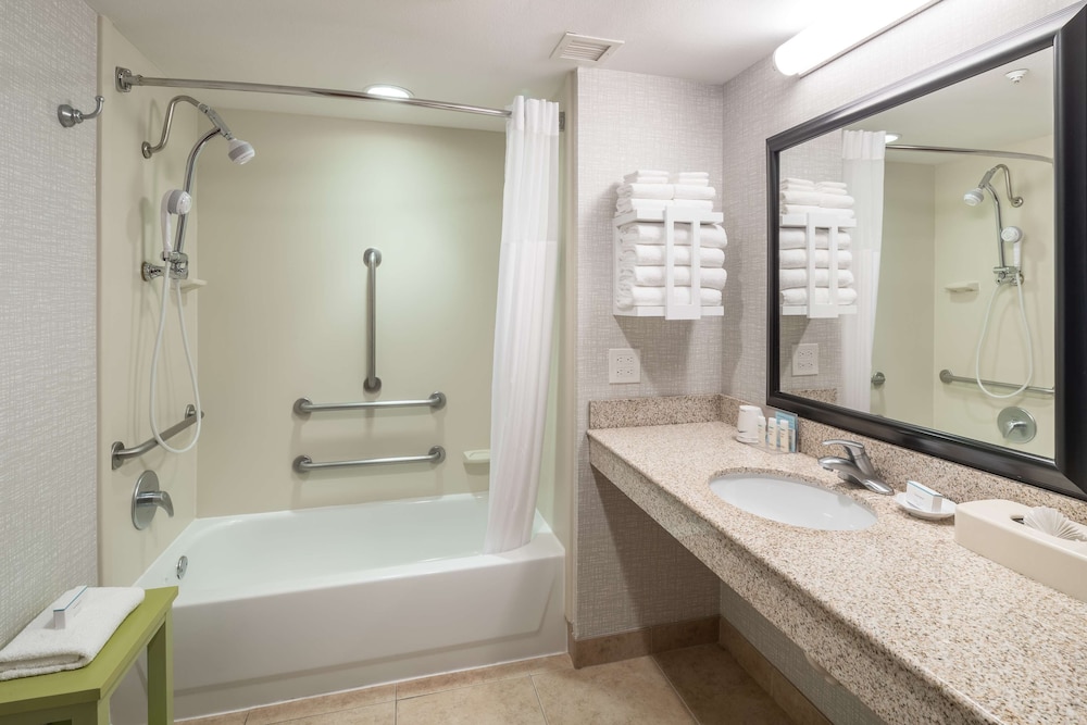 Hampton Inn & Suites Chicago North Shore Skokie - photo 48