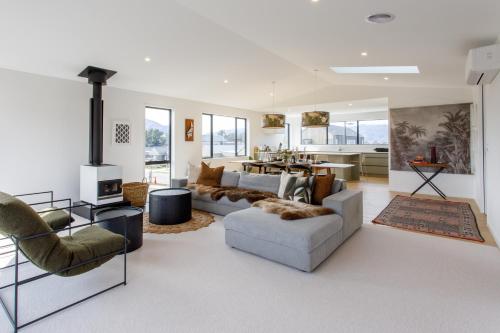 Luxury Lindis Lookout — 4-Star Luxury Hotel in Wanaka, New Zealand