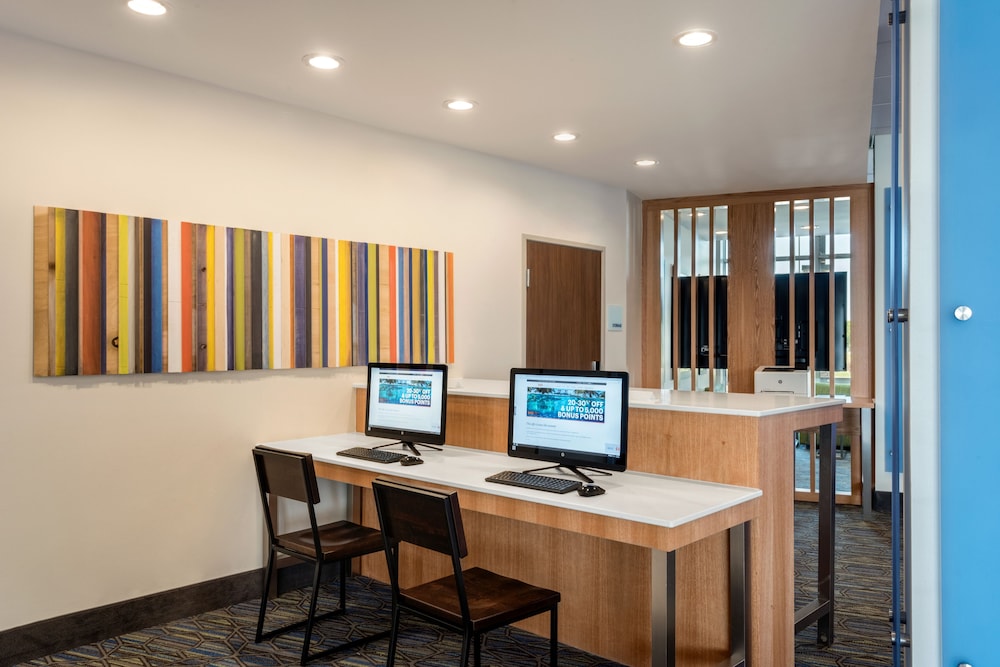 Holiday Inn Express & Suites West Des Moines Jordan Creek by IHG - photo 23