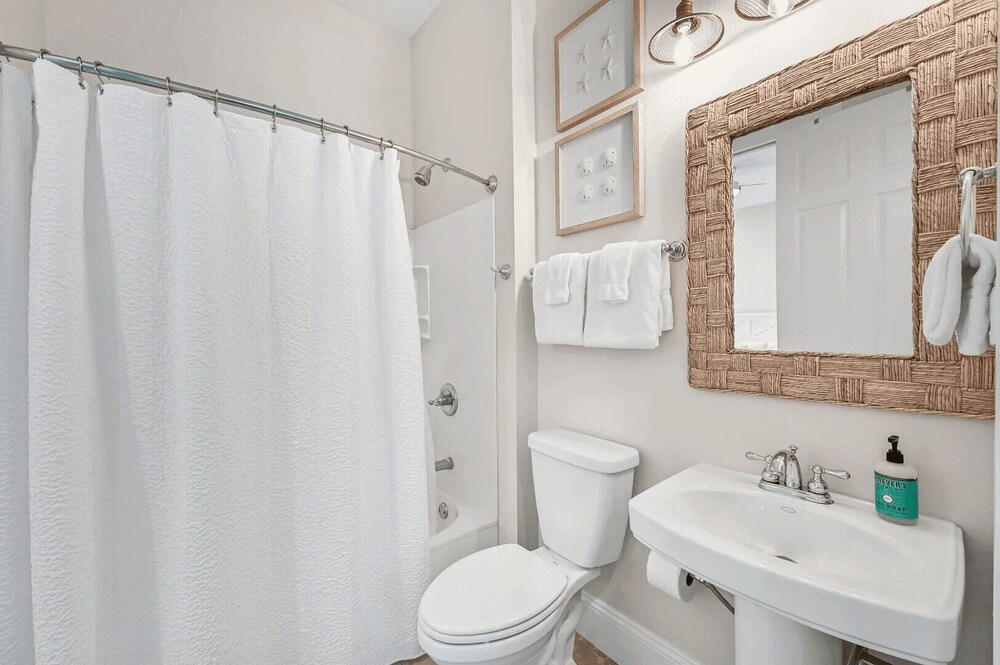 Walk to Seacrest Beach Resort Pool Modern 3bdr Free Wheelin by Avantstay - photo 17