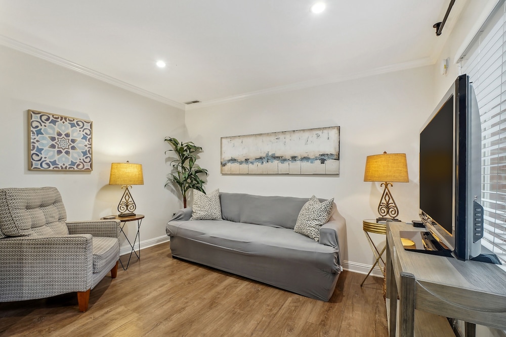 Downtown Wilmington Studio in Historic District - photo 9
