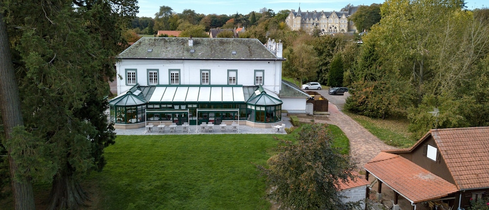 Logis _ Hotel Restaurant La Sapiniere - carbon neutral hotel in Saint-Omer