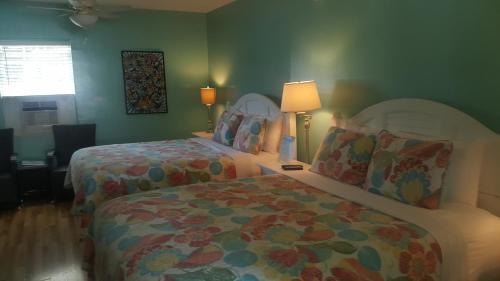 Courtney's Place Historic Cottages & Inns - photo 42