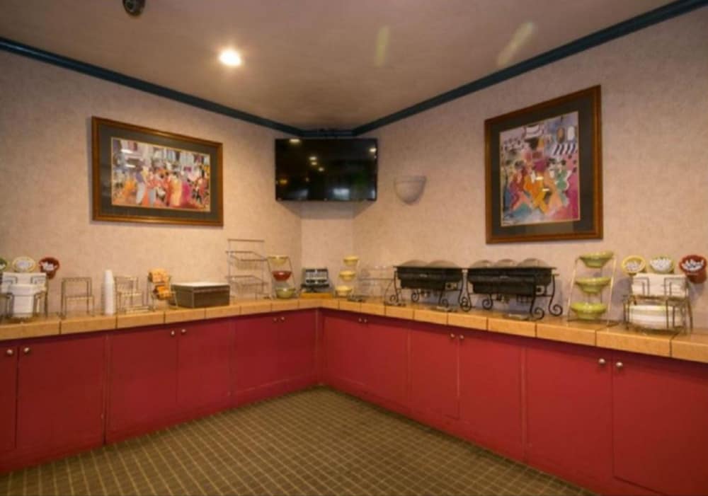 Oakland Airport Executive Hotel - photo 50