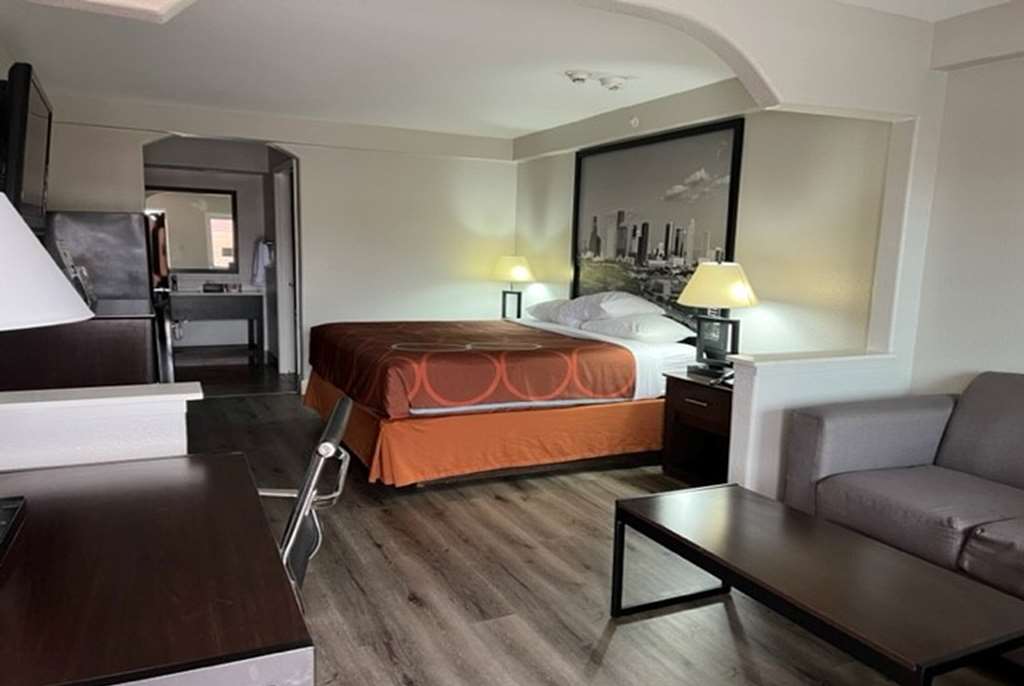 Super 8 by Wyndham Mont Belvieu Baytown East - photo 14