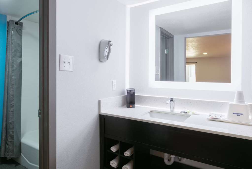 Howard Johnson by Wyndham San Marcos - photo 29