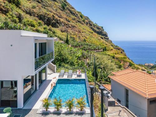 Atlantic Pebble Villa — 4-Star Luxury Hotel in Ribeira Brava, Portugal