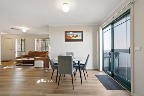 A Stones Throw Central Metung Escape — Metung — photo 4