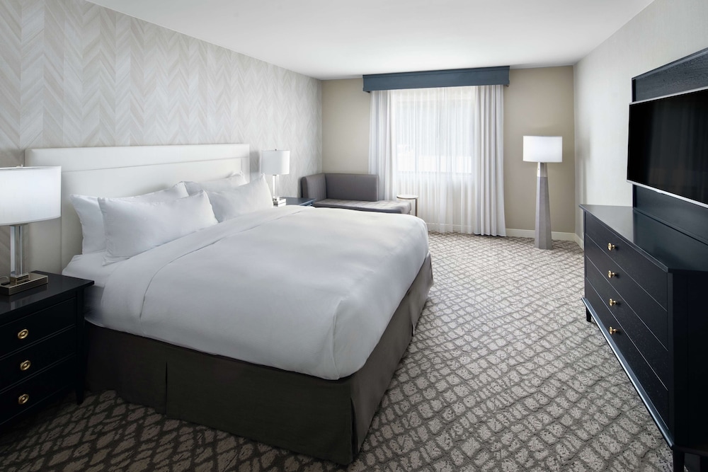 DoubleTree Suites by Hilton Charlotte SouthPark - photo 14