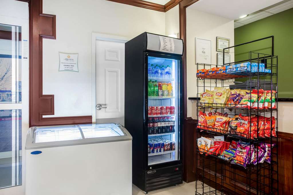 La Quinta Inn & Suites by Wyndham Columbus TX - photo 45