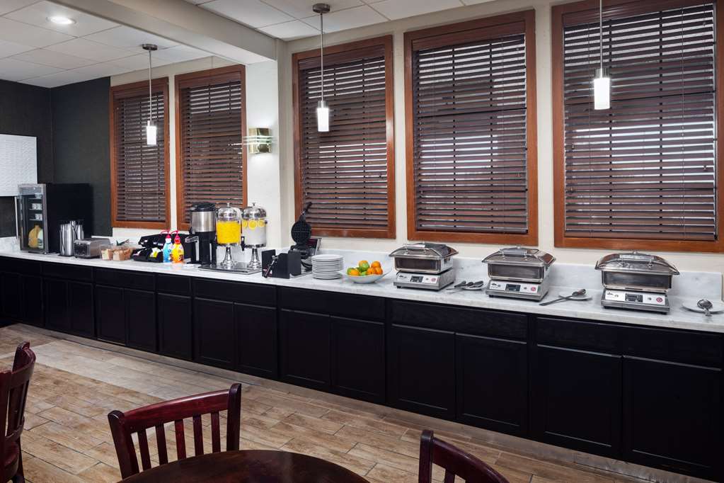Wyndham Tucson Airport Hotel & Conference Center - photo 21