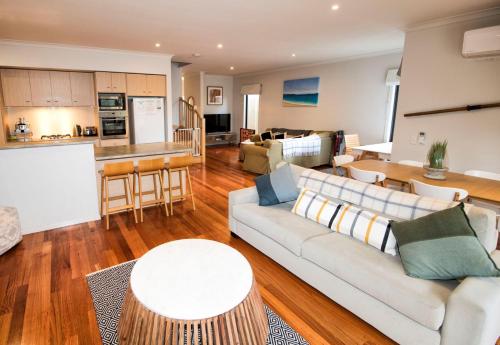 Flinder S Rest — Queenscliff