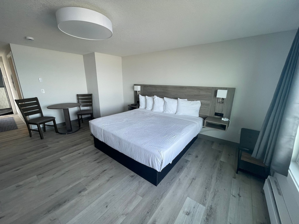 West Beach Suites - photo 37