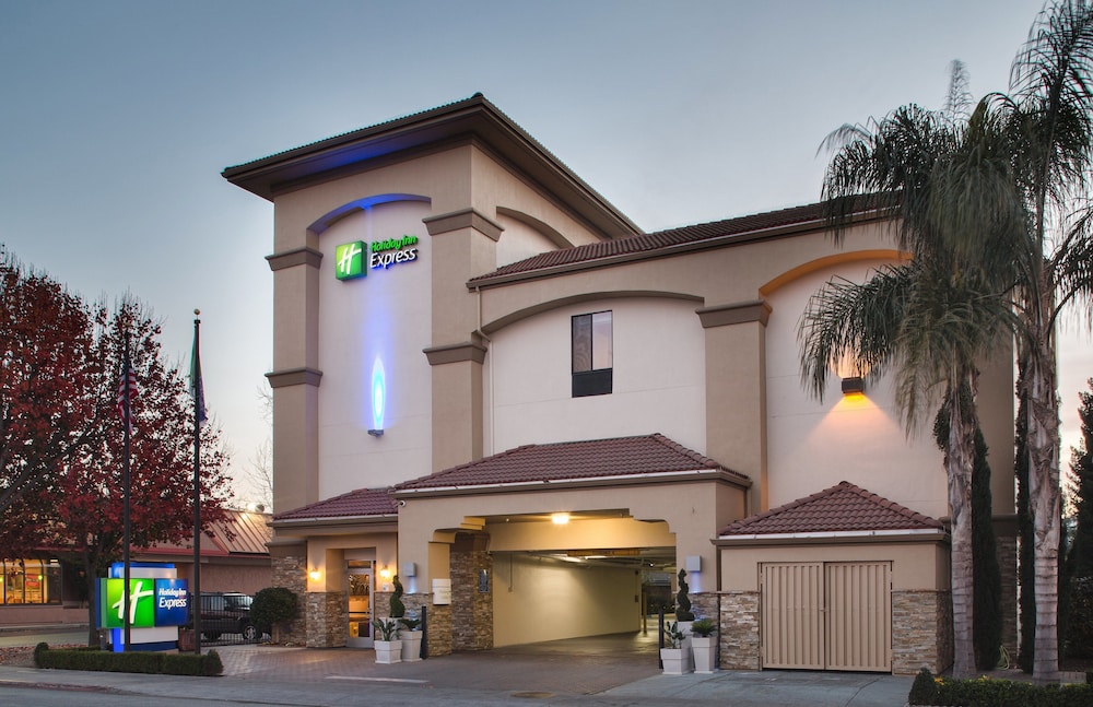 Holiday Inn Express Redwood City Central by IHG — hotel in Redwood