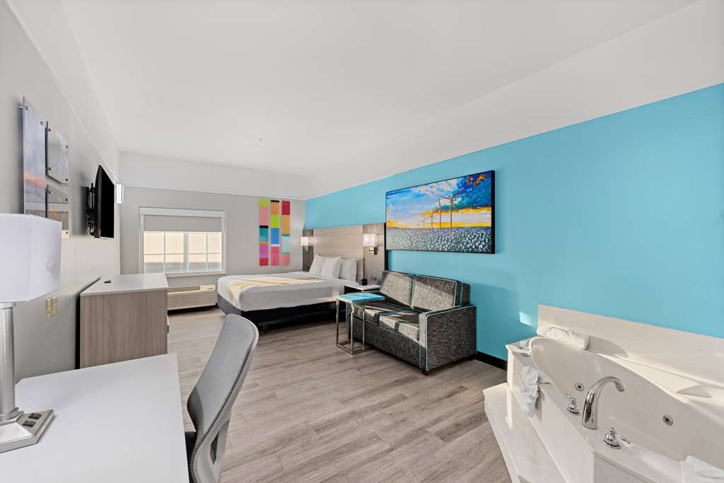 La Quinta Inn & Suites by Wyndham Raymondville - photo 75