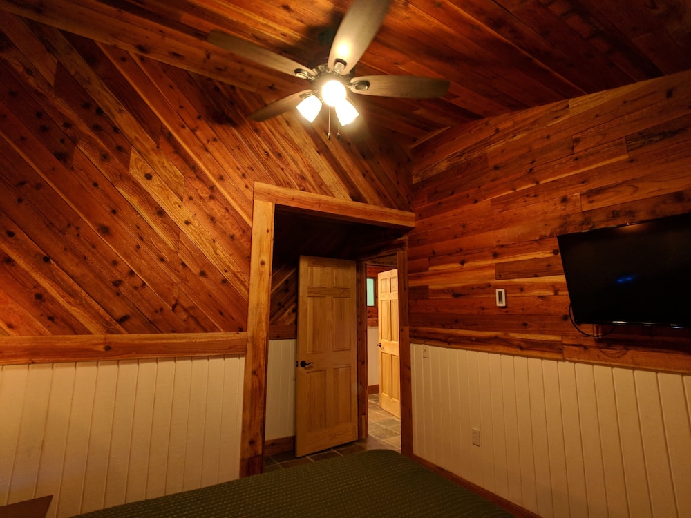 Emerald Forest Cabins - photo 34