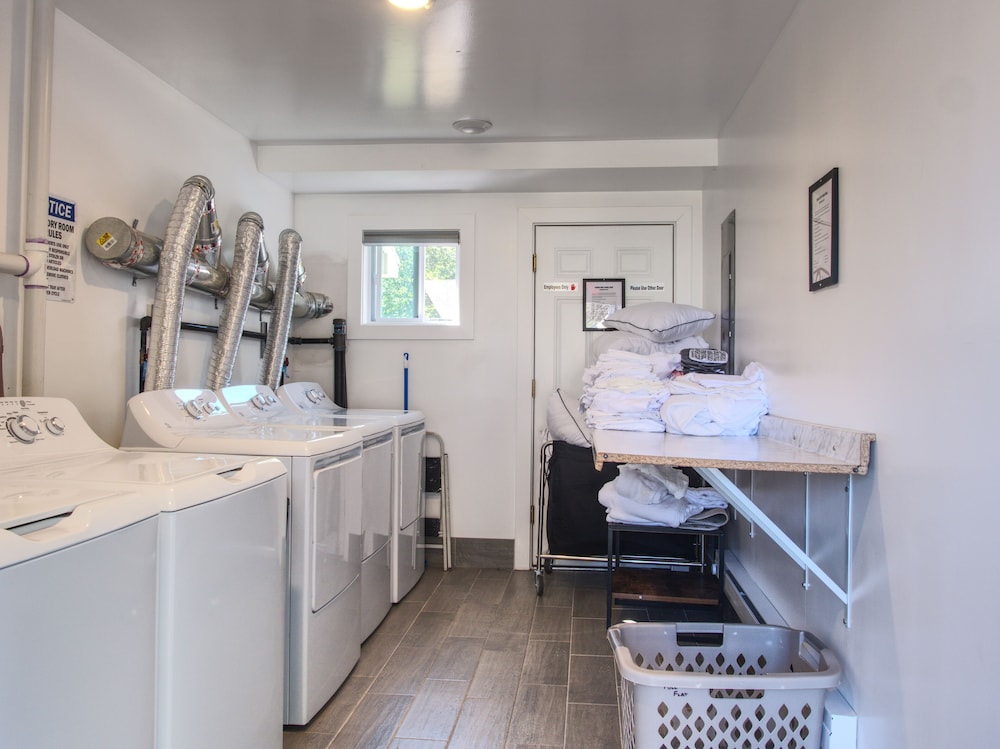Vermont Suites - photo 32