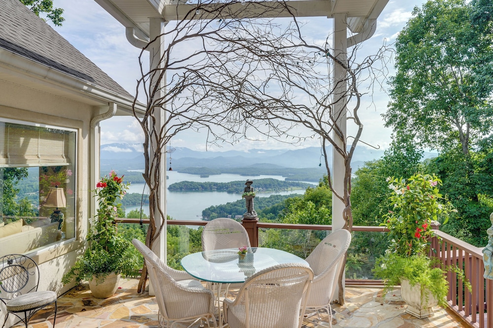 Million dollar Views & Patio: Hiawassee Hideaway — hotel in Hiawassee