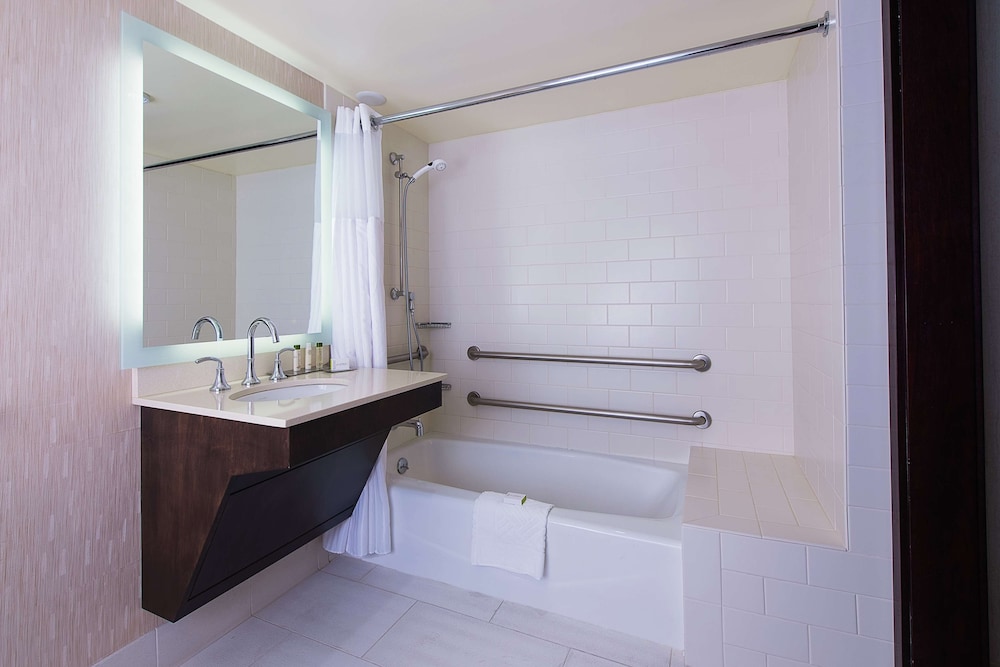 DoubleTree by Hilton San Diego Mission Valley - photo 38