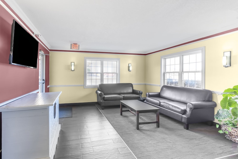 OYO Hotel Tulsa N Sheridan Rd & Airport - photo 5