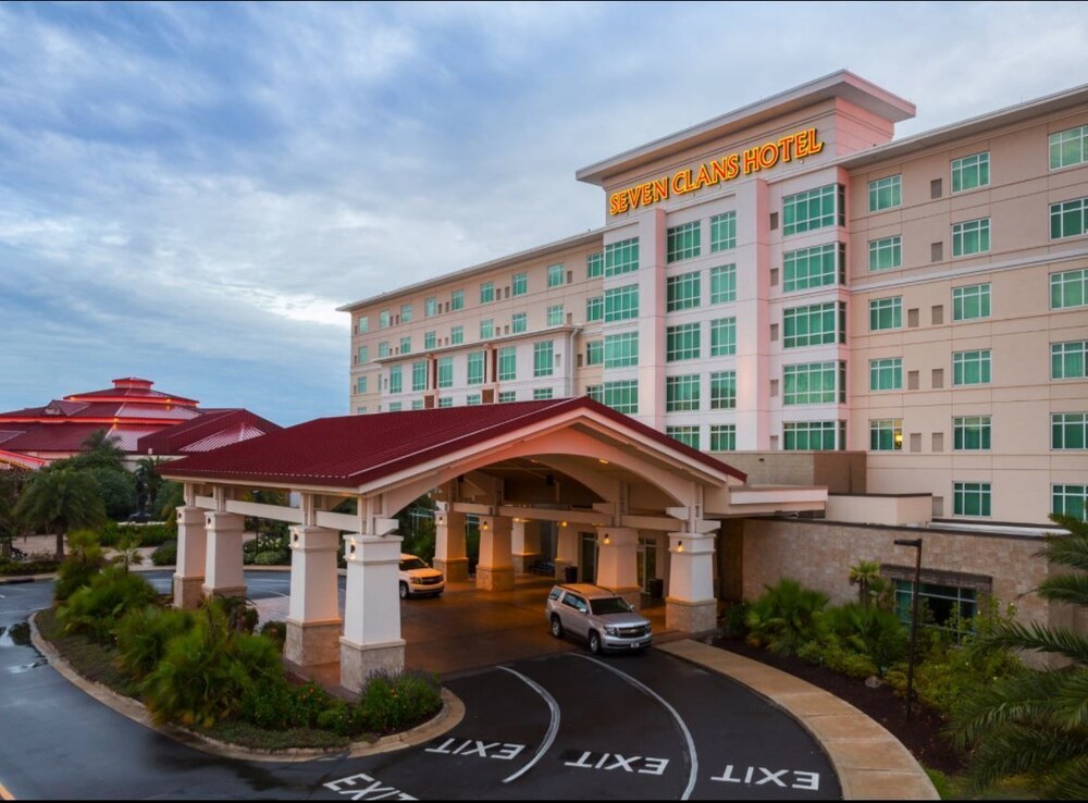 Seven Clans Hotel - photo 21