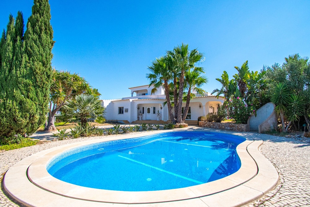 Yoba Horse Farm in Carvoeiro in Lagoa, Portugal