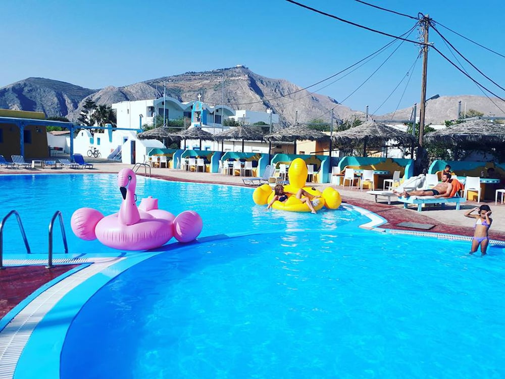 Dodo’s Santorini in Emporeio, Greece