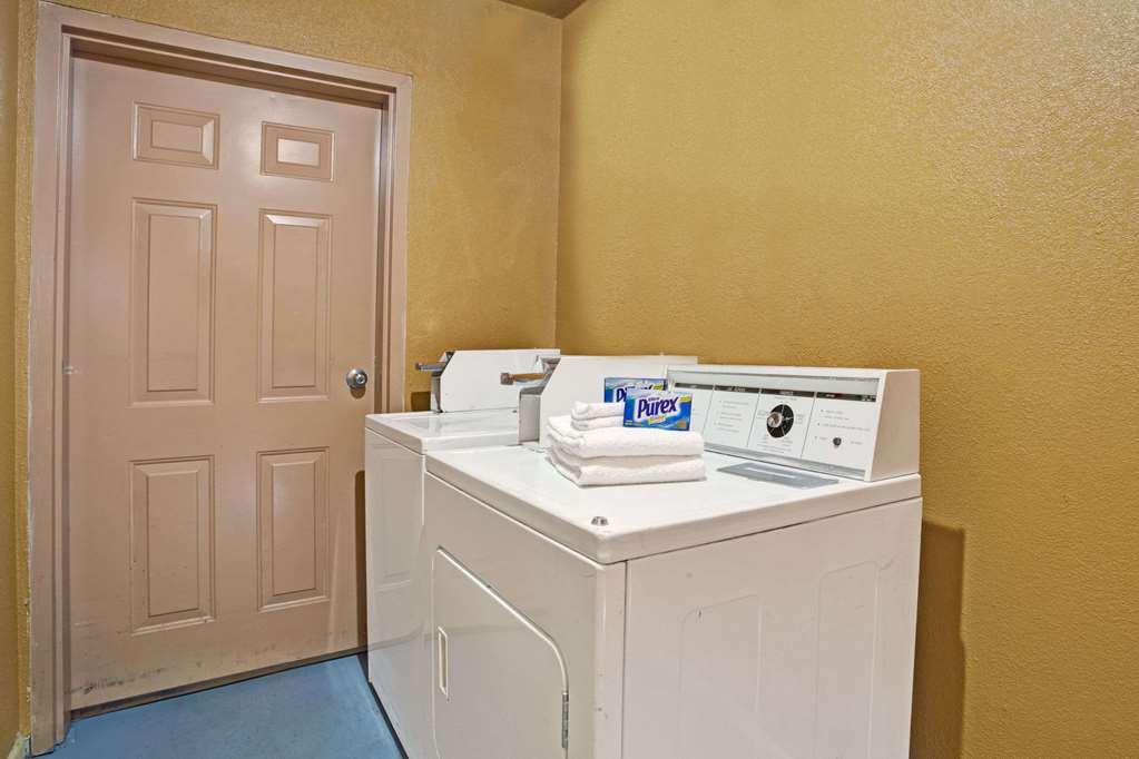 Travelodge by Wyndham Forest Park Atlanta South - photo 15