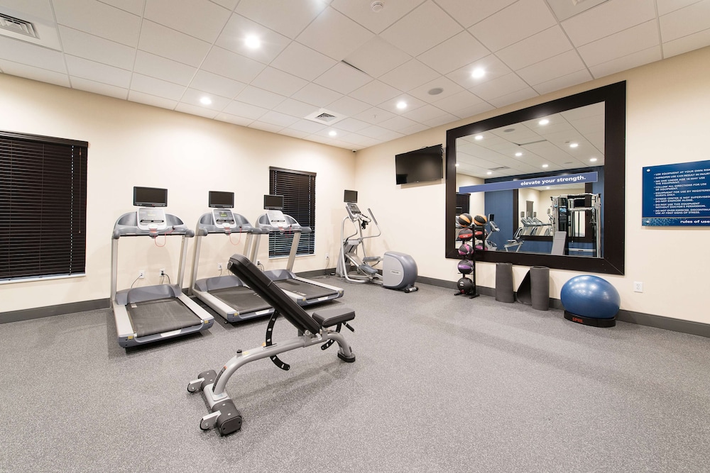 Hampton Inn & Suites Fayetteville - photo 37