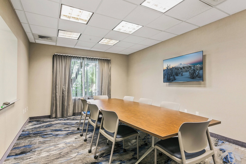 Fairfield Inn & Suites by Marriott Bend Downtown - photo 36