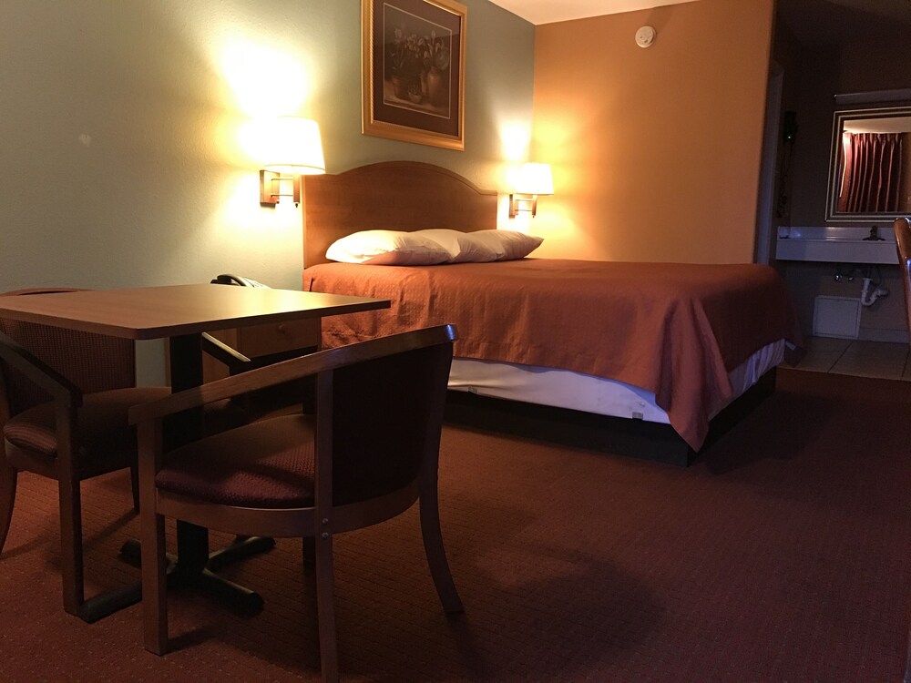 Sky Palace Inn and Suites Laredo - photo 17
