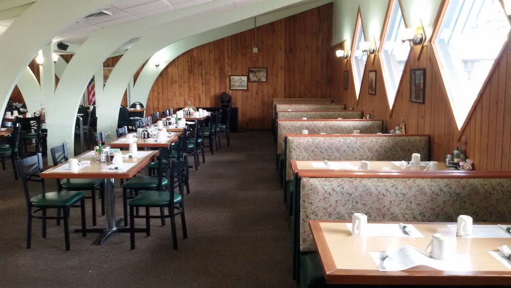 Knights Inn Stevens Point - photo 16