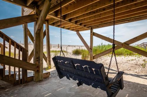 Beside the Sea by Oak Island Accommodations - photo 6