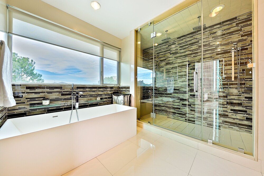 Hollywood Estate With Stunning Views - photo 38