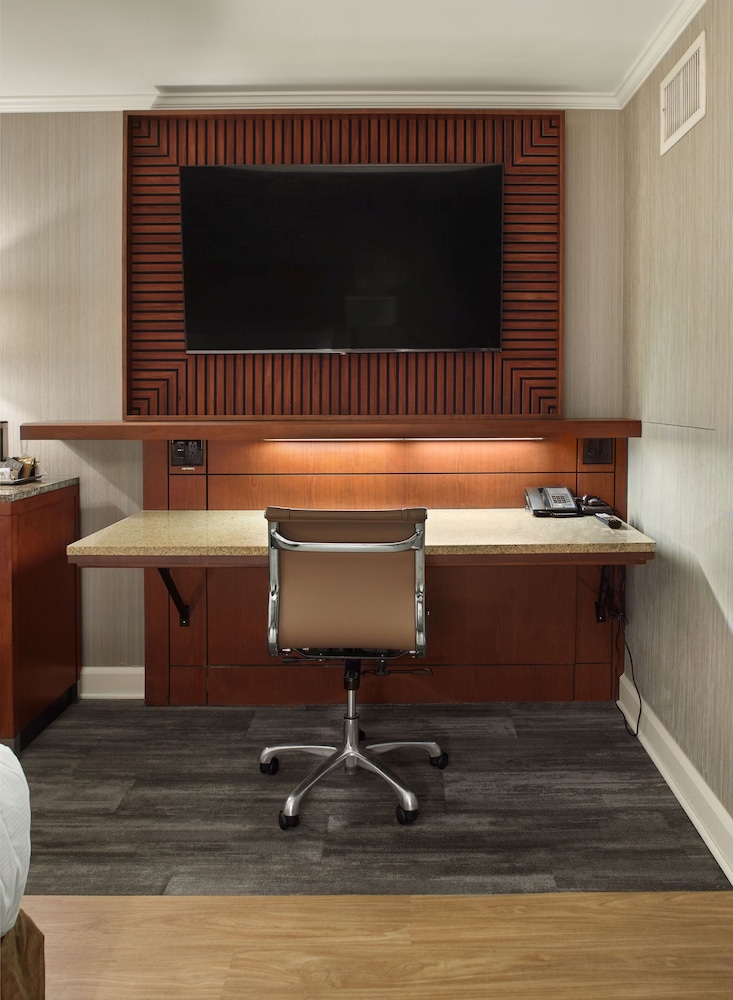 DoubleTree by Hilton Akron Fairlawn - photo 13