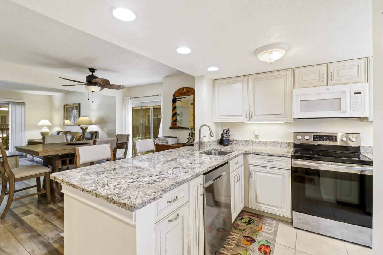 302 Tanglewood Villa — 4-Star Luxury Hotel in Hilton Head Island, United States