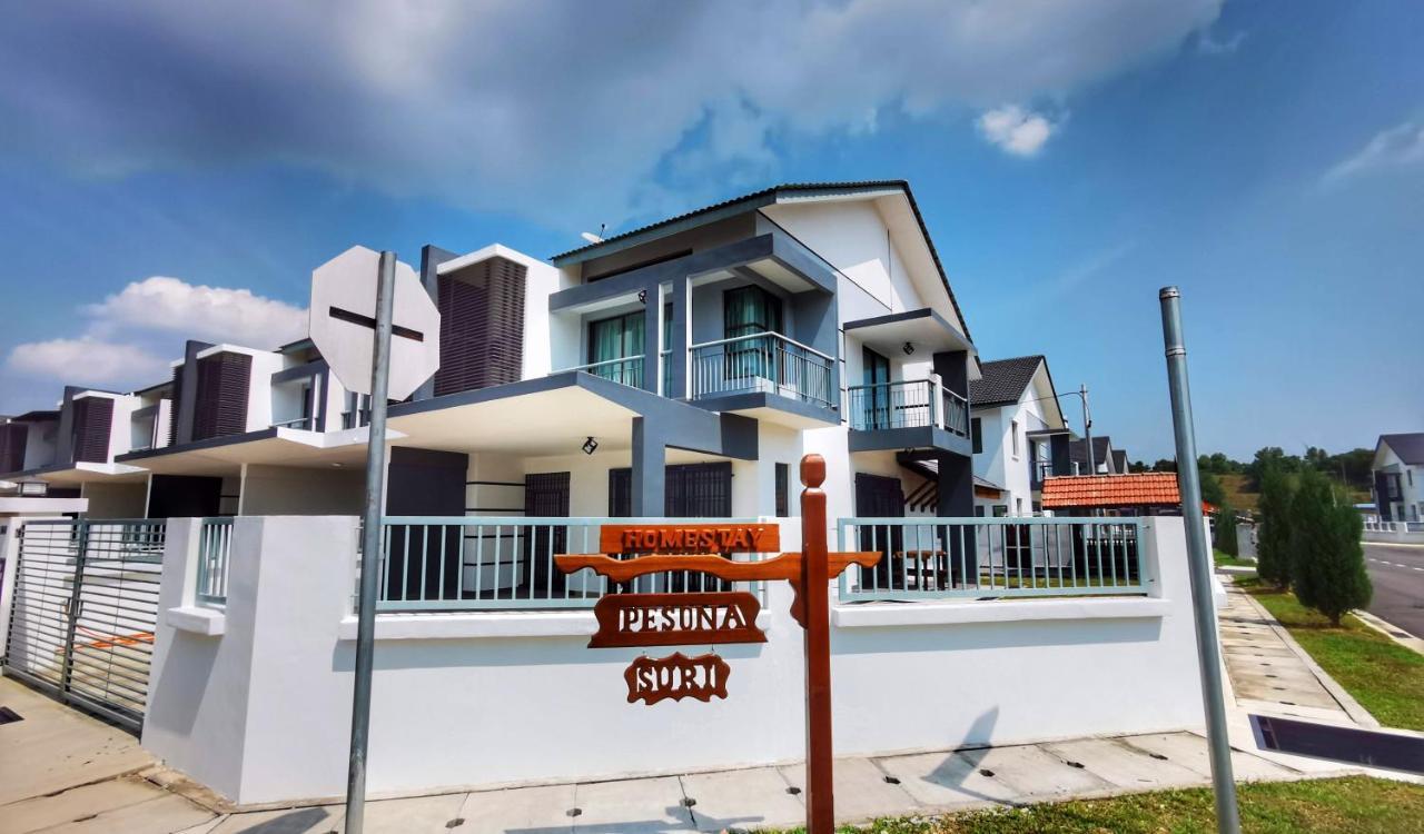 Pesona Suri Homestay — 4-Star Luxury Hotel in Batu Pahat, Malaysia