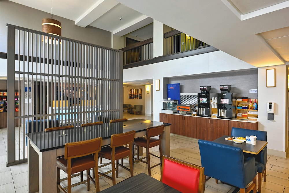 Holiday Inn Express Houghton Keweenaw by IHG - photo 80