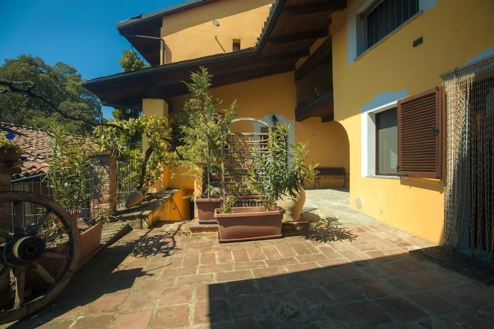Cà Borgo Vecchio - carbon neutral hotel in Brusasco