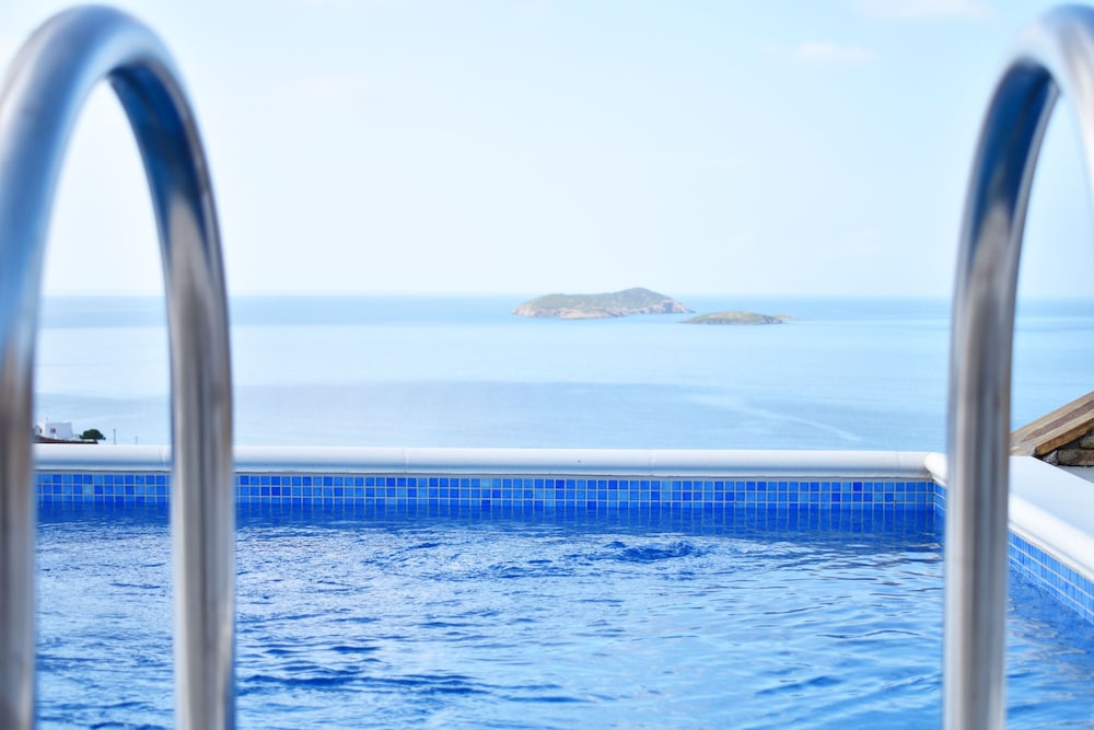Antigoni Villas — 4-Star Luxury Hotel in Andros, Greece
