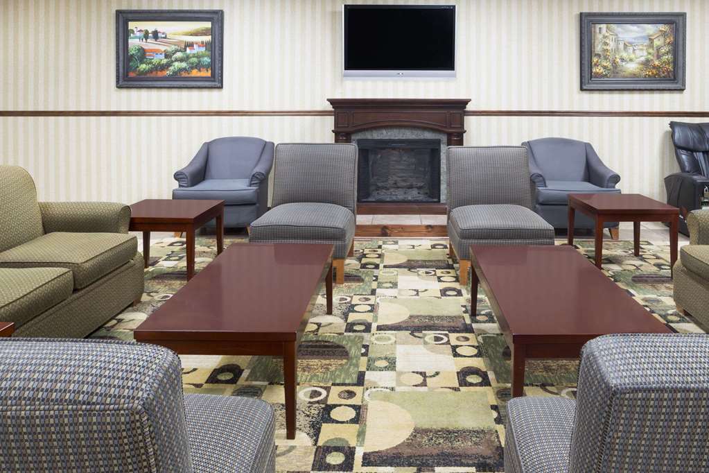 Days Inn by Wyndham Columbus North Fort Moore - photo 2