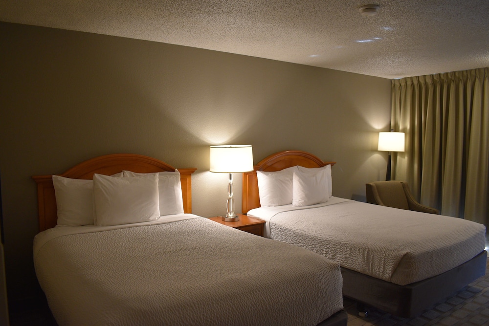 Inn At The Convention Center - photo 9
