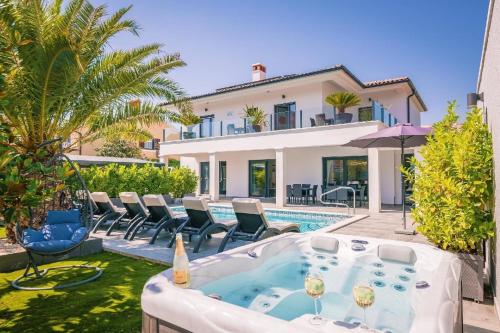 Villa Elodie — 4-Star Luxury Hotel in Medulin, Croatia
