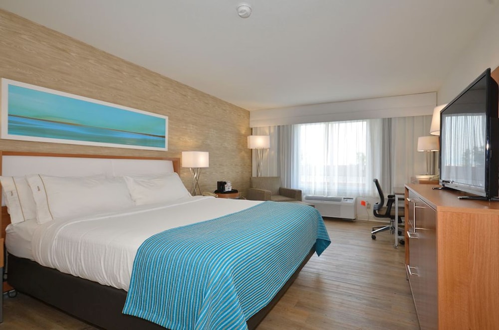Holiday Inn Express & Suites Farmington by IHG - photo 11