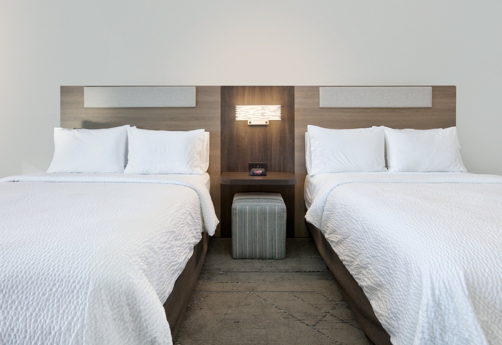 Holiday Inn Express & Suites North Dallas at Preston by IHG - photo 14