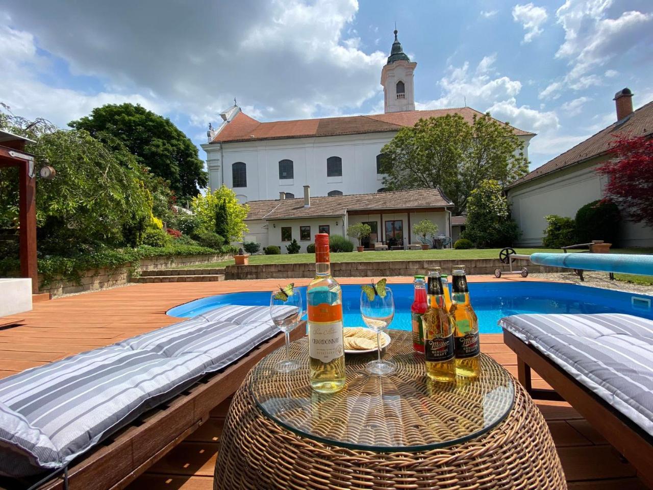 Vácon Vár lak Vendégház Bird Nest Vác in Vac, Hungary