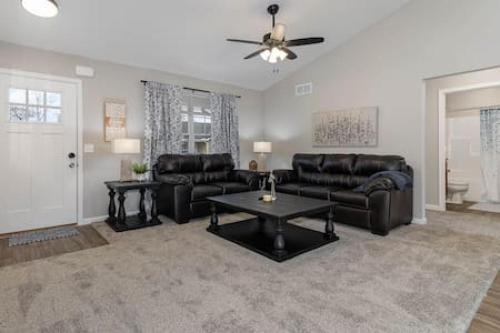 BRAND NEW Home away from Home among the Nook — 4-Star Luxury Hotel in Hamilton, United States
