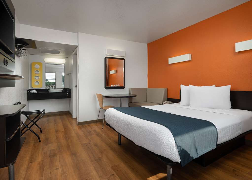Motel 6 Carpinteria CA Santa Barbara North - photo 11
