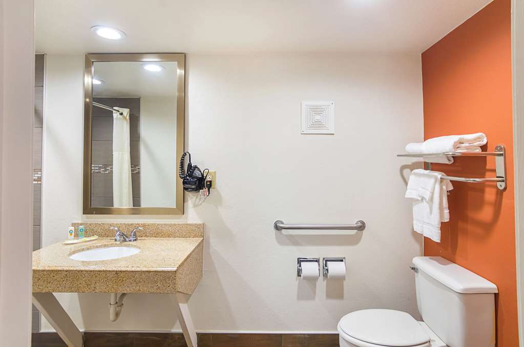 Quality Inn Amarillo East - photo 13