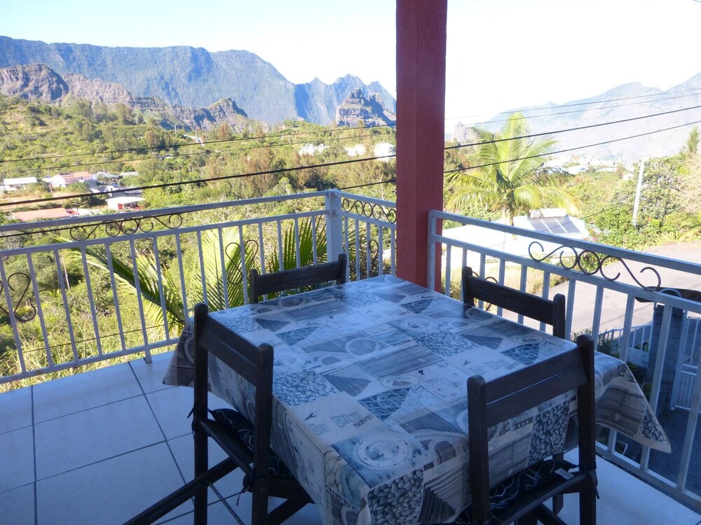Maison cosy avec vue sur la montagne de Cilaos — 4-Star Luxury Hotel in Cilaos, Réunion